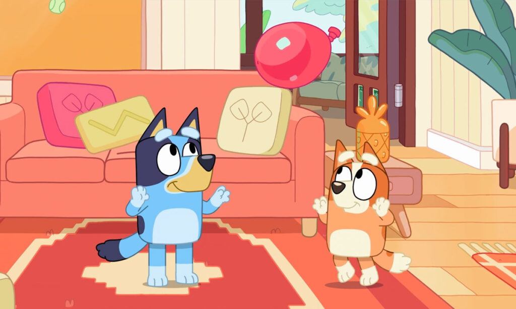 Bluey and Bingo playing, from the episode Keepy Uppy